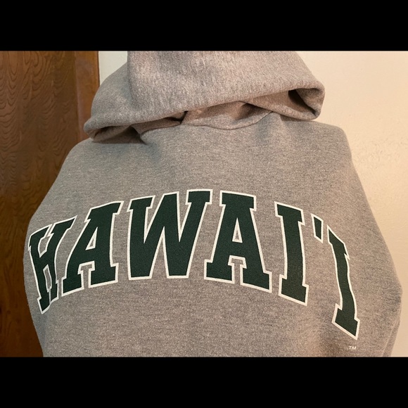 Jackets & Blazers - Hawaii Sweatshirt Sz L. Fits like Women’s Sz XL